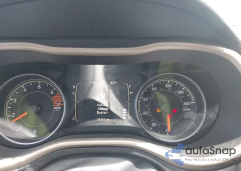 2016 Jeep Cherokee Latitude z USA, uszkodzony, nr VIN 1C4PJLCB5GW200485